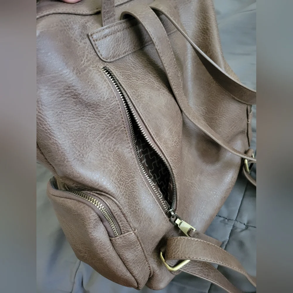 ✨️HP✨️MMS Design Studio | Women's Brown Vegan Leather Backpack (OS) - Picture 10 of 15